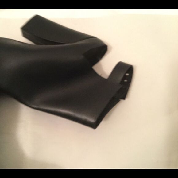 Intentionally Blank Women's 4.25”  block Heels - Picture 11 of 12